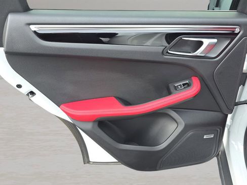 Used 2021 Porsche Macan S image 13