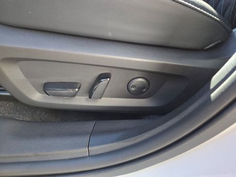 New 2025 Mitsubishi Outlander SEL image 18