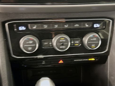 Used 2023 Volkswagen Atlas Cross Sport SE w/ Black Wheel Package AWD/4WD image 24