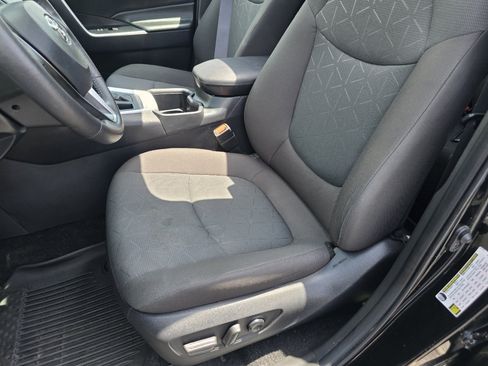 Certified 2025 Toyota RAV4 XLE w/ Convenience Package AWD/4WD image 25