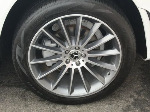 Used 2023 Mercedes-Benz GLE 350 4MATIC w/ AMG Line Exterior image 9