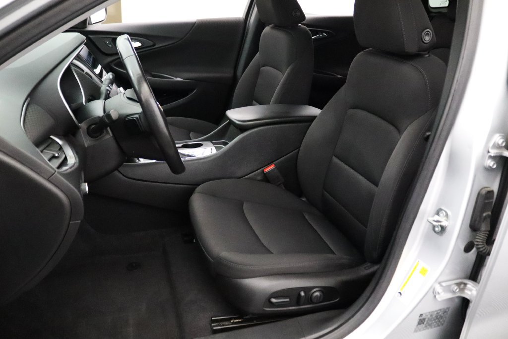 Used 2019 Chevrolet Malibu RS FWD image 14