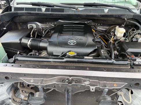 Used 2012 Toyota Tundra 4x4 Double Cab w/ SR5 Pkg image 16