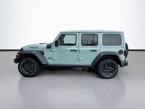Used 2023 Jeep Wrangler Unlimited w/ Sun & Screen Package image 9