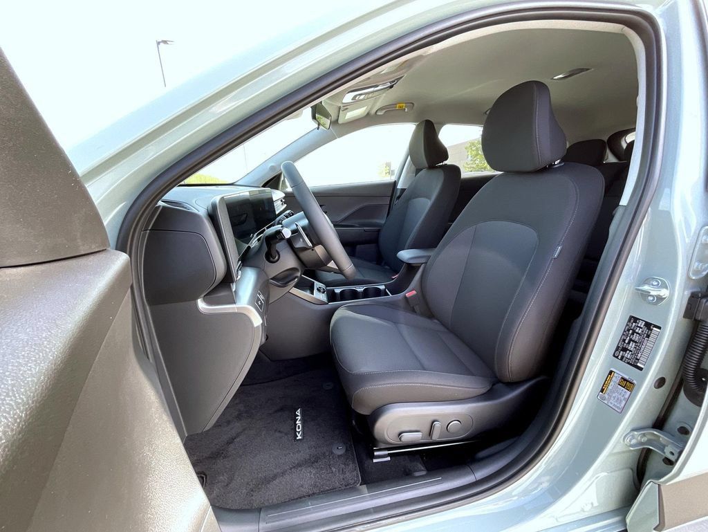 New 2025 Hyundai Kona SEL FWD image 9