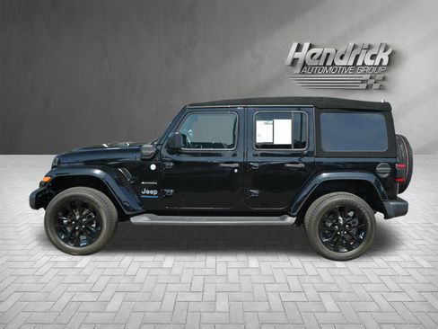 Used 2023 Jeep Wrangler Unlimited Sahara w/ Cold Weather Group AWD/4WD image 7