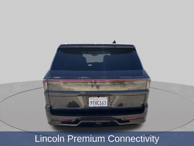 Used 2025 Lincoln Navigator Reserve AWD/4WD image 4