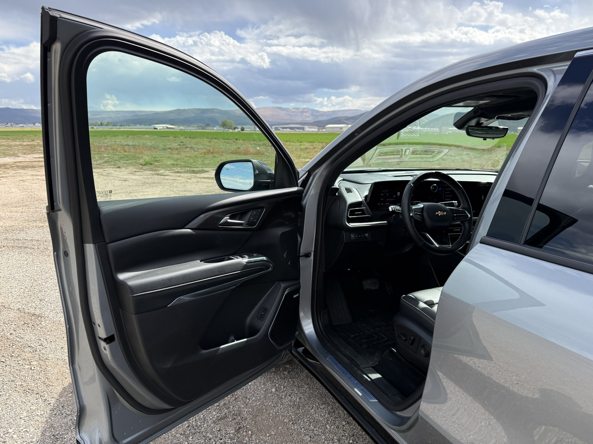 Used 2025 Chevrolet Traverse High Country AWD/4WD image 11