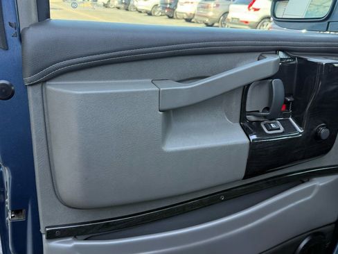 Used 2023 Chevrolet Express 2500 image 33