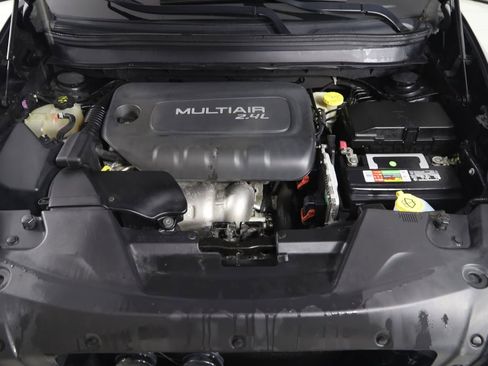 Used 2015 Jeep Cherokee Sport w/ Sport Appearance Group AWD/4WD image 39