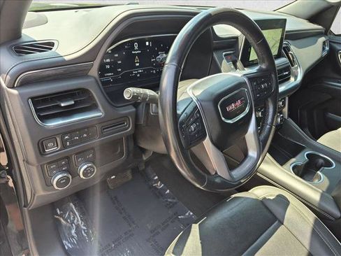 Used 2023 GMC Yukon XL SLT AWD/4WD image 10