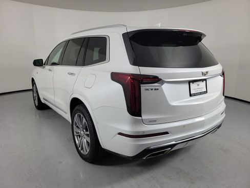 Used 2023 Cadillac XT6 Premium Luxury w/ Platinum Package AWD/4WD image 3