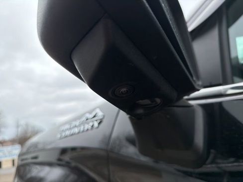 Used 2025 Chevrolet Silverado 1500 High Country w/ High Country Premium Package AWD/4WD image 12