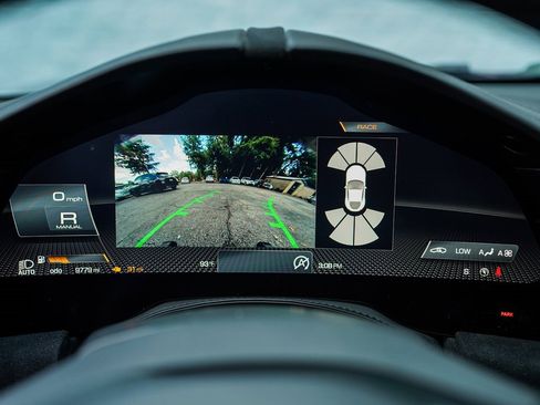 Used 2021 Ferrari Roma image 30