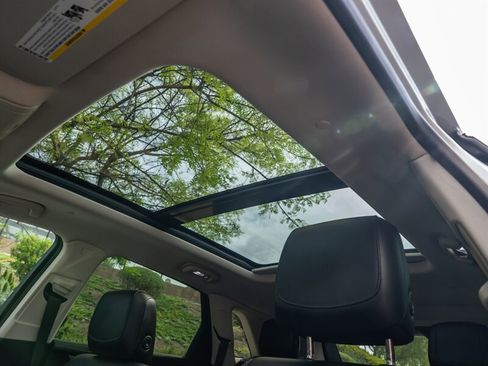 Used 2017 Cadillac XT5 Luxury w/ Driver Awareness Package image 30