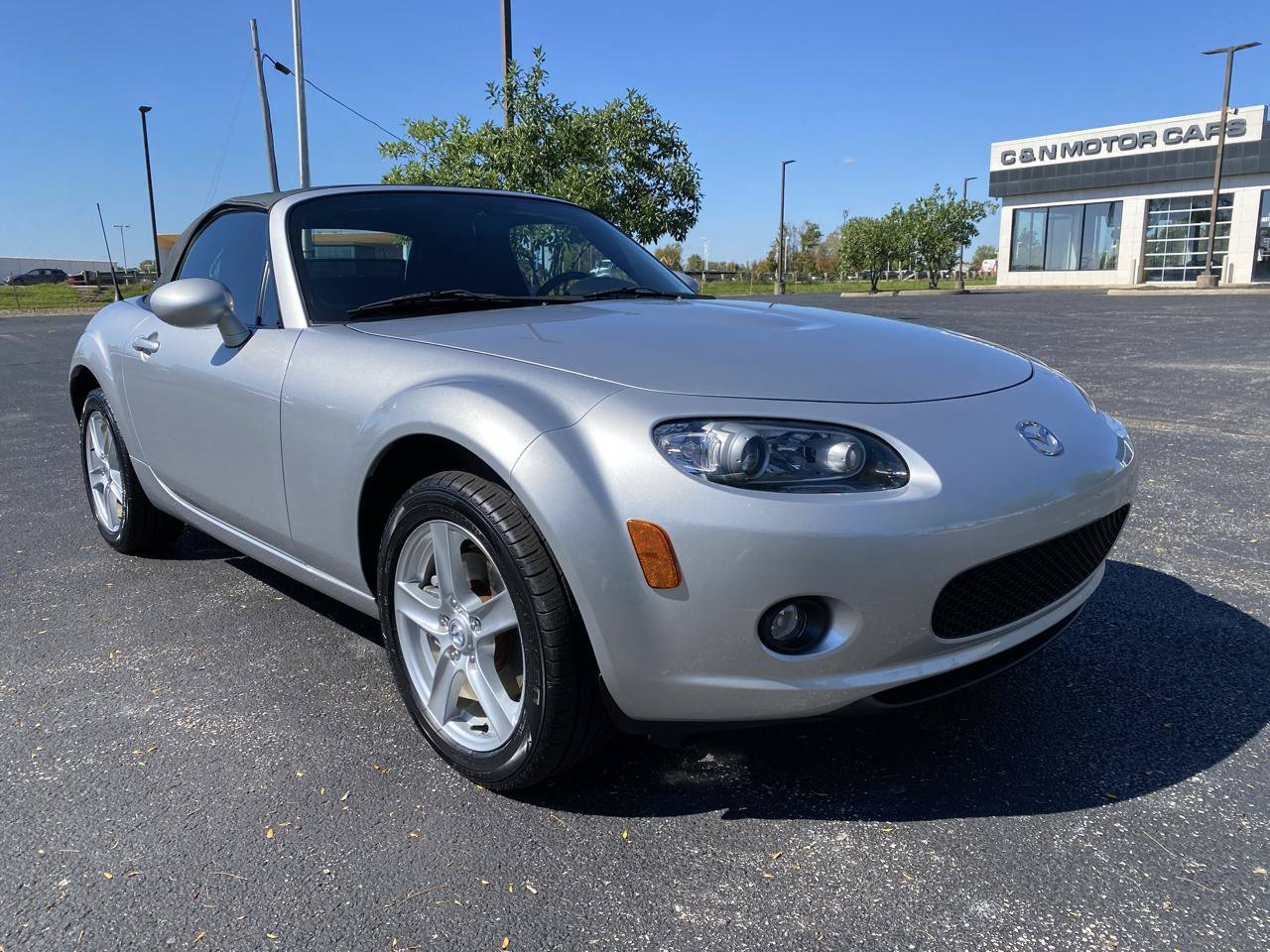 Used 2006 MAZDA MX-5 Miata Touring RWD image 6