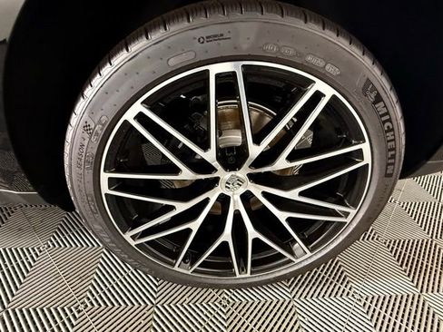 New 2025 Porsche Macan image 12