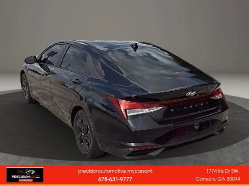 Used 2023 Hyundai Elantra SEL w/ Cargo Package FWD image 4