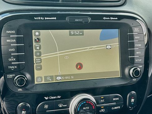 Used 2016 Kia Soul ! w/ Premium Package FWD image 13