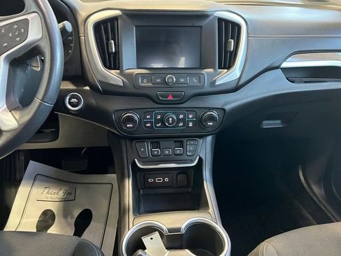 Used 2021 GMC Terrain SLE w/ Driver Convenience Package image 9