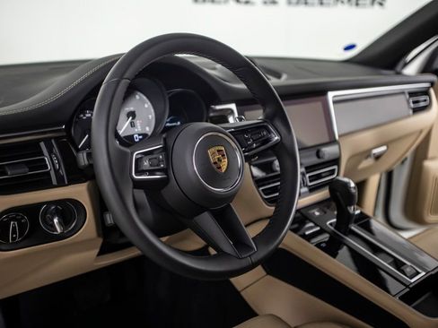 Used 2023 Porsche Macan S AWD/4WD image 21