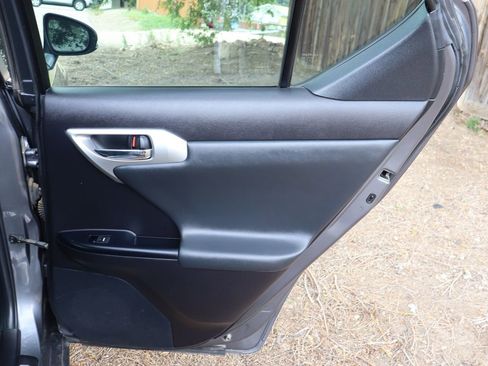 Used 2012 Lexus CT 200h Premium w/ Leather Pkg FWD image 25