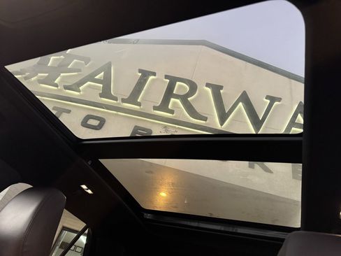 Used 2025 Ford Explorer Platinum image 26