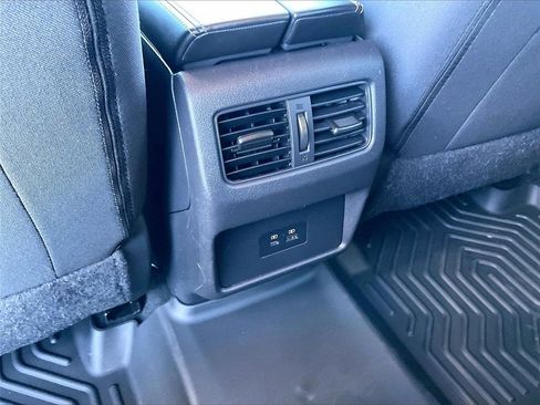 Used 2023 Nissan Rogue SV image 26