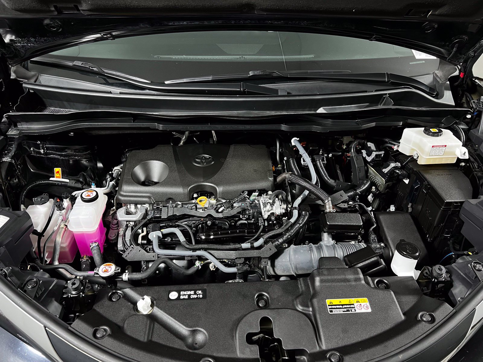 Certified 2025 Toyota Sienna XLE FWD image 9