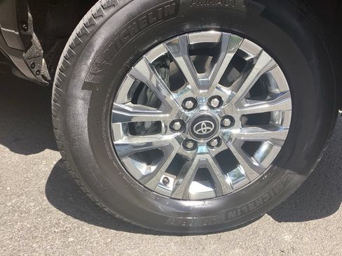 Certified 2024 Toyota Tacoma Limited w/ Limited Package (LT) AWD/4WD image 7