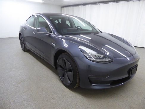 Used 2018 Tesla Model 3 Long Range image 1
