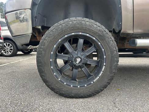 Used 2008 GMC Sierra 2500 SLT w/ Z71 Off-Road Package image 6