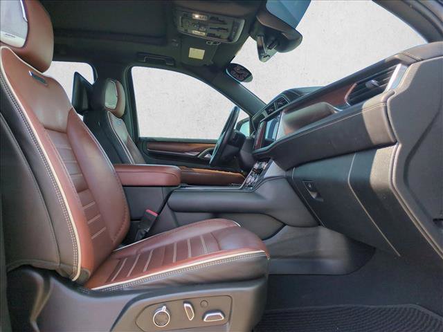 Used 2023 GMC Yukon XL Denali Ultimate AWD/4WD image 21