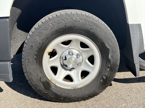 Used 2018 Chevrolet Silverado 1500 W/T AWD/4WD image 19