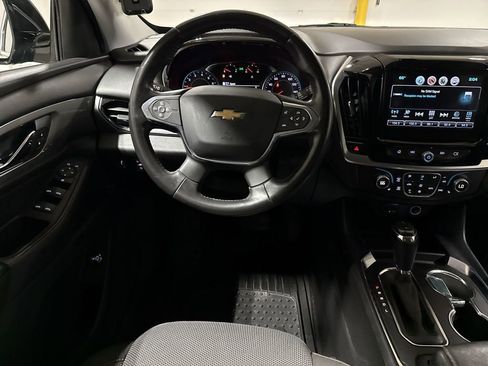 Used 2018 Chevrolet Traverse LT FWD image 11
