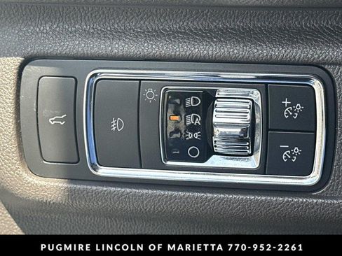 Used 2021 Lincoln Corsair Reserve FWD image 32