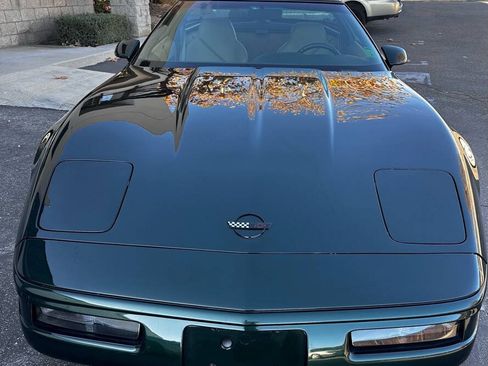 Used 1996 Chevrolet Corvette Coupe RWD image 9