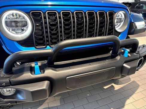 Used 2023 Jeep Wrangler Unlimited Rubicon 4xe AWD/4WD image 33