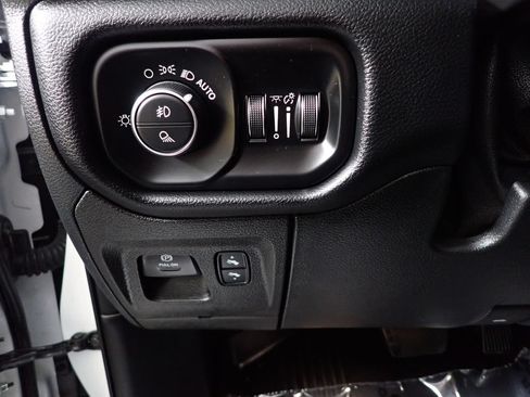 Used 2022 RAM 1500 Laramie AWD/4WD image 24
