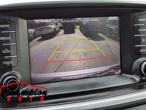 Used 2020 Kia Sorento LX FWD image 25