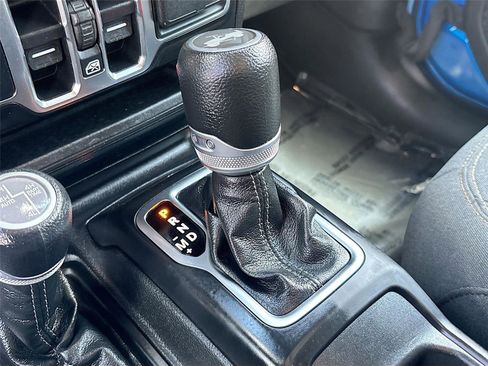 Used 2024 Jeep Wrangler Unlimited Sahara AWD/4WD image 16