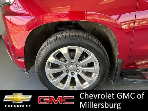 Used 2019 Chevrolet Silverado 1500 High Country w/ Technology Package AWD/4WD image 8
