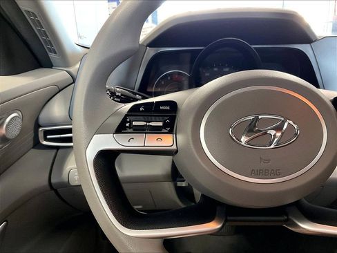 Used 2023 Hyundai Elantra SEL FWD image 22