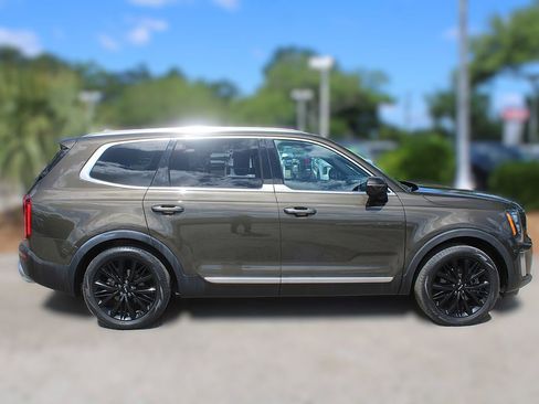 Used 2022 Kia Telluride SX w/ Towing Package FWD image 5