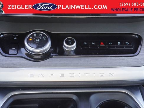 Used 2025 Ford Expedition Max Platinum image 27