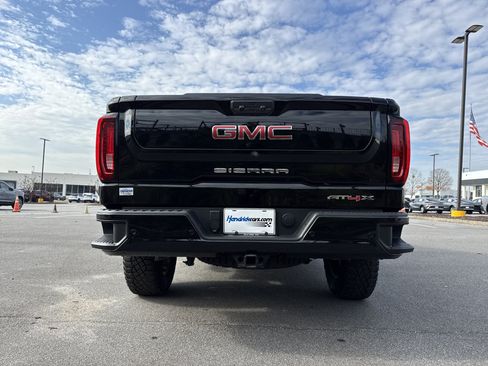 Used 2024 GMC Sierra 1500 AT4X image 9