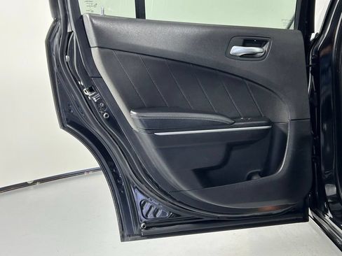 Used 2019 Dodge Charger SXT AWD/4WD image 11