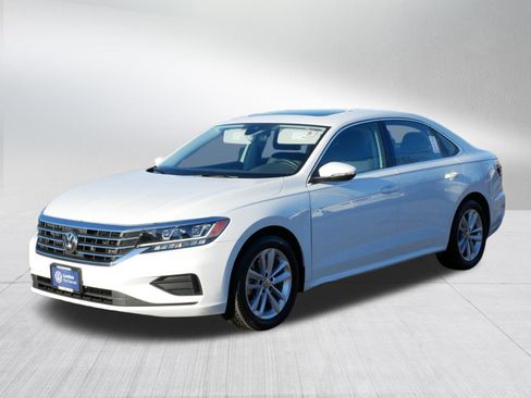 Used 2020 Volkswagen Passat 2.0T SE w/ Sunroof Package image 3