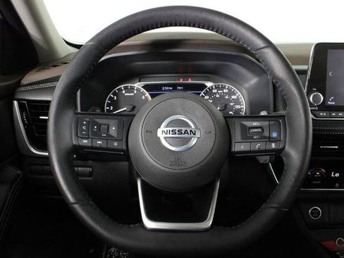 Certified 2021 Nissan Rogue SV w/ Premium Package FWD image 10
