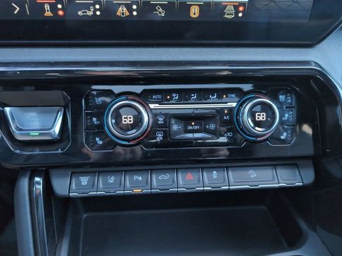 Used 2024 GMC Sierra 2500 AT4 w/ AT4 Premium Plus Package image 27